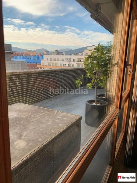 Foto 2c53ca12-b374-4ffa-9e1b-7ab1d155bd80. Attico con riscaldamento parcheggio in Lasesarre Barakaldo