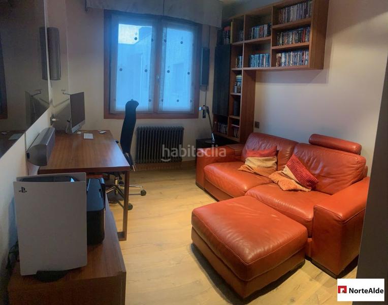 Foto 434ee79b-d2f1-474c-aeec-5a9b5d65b18d. Attico con riscaldamento parcheggio in Lasesarre Barakaldo