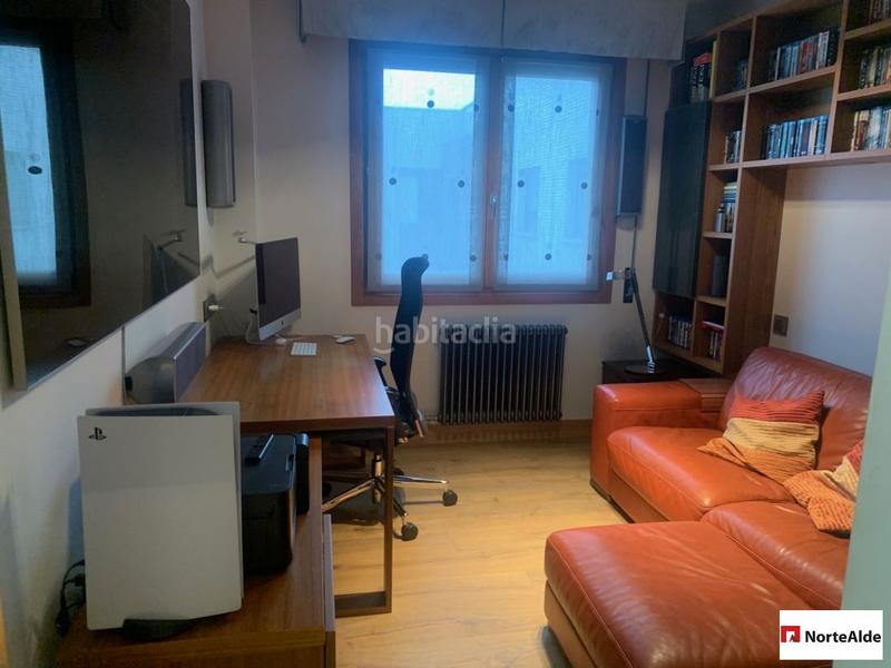 Foto 60231798-3c72-4984-9e97-403b419e558e. Attico con riscaldamento parcheggio in Lasesarre Barakaldo