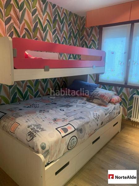 Foto 83cf740f-770d-4608-877b-f545aa2e557a. Attico con riscaldamento parcheggio in Lasesarre Barakaldo