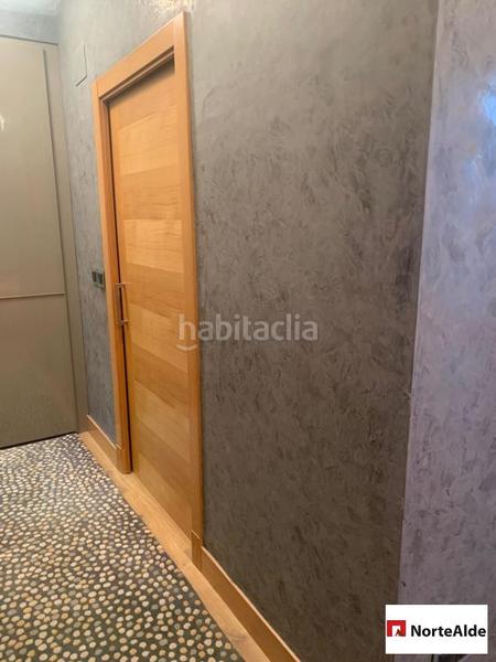 Foto b7bc86bf-f93a-4879-90dc-b7a40eb49616. Attico con riscaldamento parcheggio in Lasesarre Barakaldo