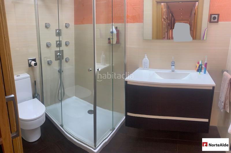 Foto d9976c9a-ca4e-4eea-93bf-f6c95ea33cf0. Attico con riscaldamento parcheggio in Lasesarre Barakaldo