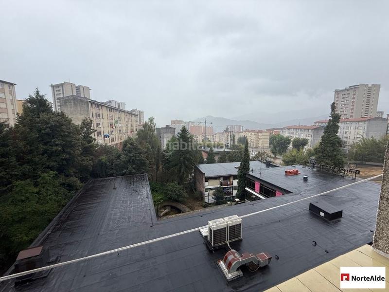 Foto 3e5df1eb-1406-487e-b575-bee27b041f1c. Piso se vende piso en Otxarkoaga plaza en Otxarkoaga Bilbao