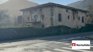 Bauernhof en Sopuerta. Caserio para feformar en sopuerta con terreno