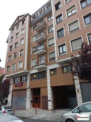 Piso en Cruces. Se vende vivienda con garaje y camarote en cruces centro