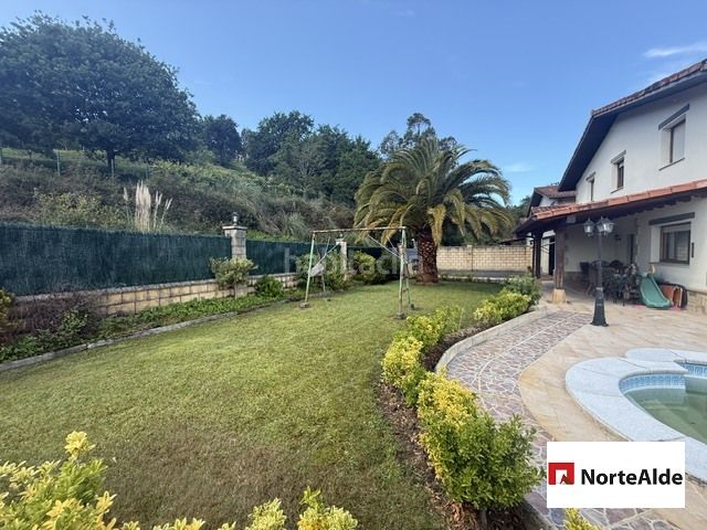 Foto 41b563b2-a4ff-41ee-b163-9712a657c6da. Casa amb calefacció aparcament piscina a Maruri - Jatabe