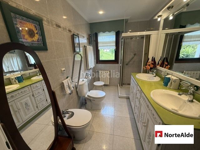 Foto e58b53d3-8132-40b2-87d8-25997d63d6da. Casa amb calefacció aparcament piscina a Maruri - Jatabe