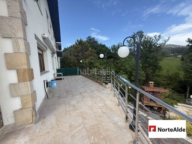 Foto f919c65c-8e90-4232-bf63-b4c1543444c0. Casa amb calefacció aparcament piscina a Maruri - Jatabe