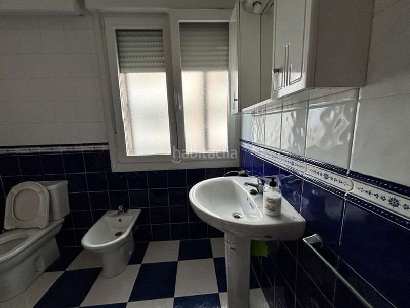 Foto b65c746a-8e85-4d16-aec8-03bb4108de09. Pis amb piscina a Sopela