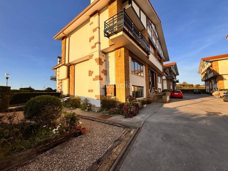 Foto ba804267-750b-4c3e-a56c-5f76b1d07ba8. Pis amb piscina a Sopela