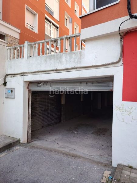 Foto a672a332-e67f-472f-959e-8b6b706d0d69. Aparcament cotxe a Urduliz