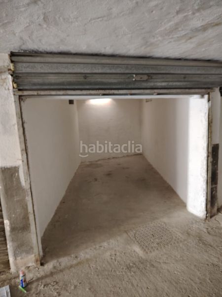 Foto dee73eb6-d195-4825-88ac-4556bf1bee81. Aparcament cotxe a Urduliz