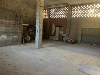 Local Comercial a Urduliz. Bonita lonja diafana 108 m2. fachada a dos calles, al lado hospi