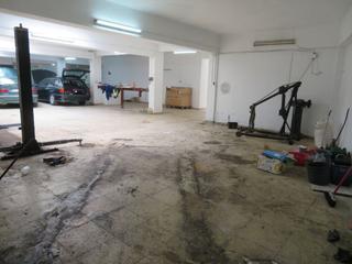 Local Comercial a Gorliz. Local comercial de 261 m2 en zona playa, propio taller, garajes,