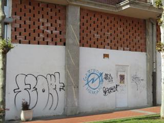 Lloguer Local Comercial a Sopelana. Local comercial de 130 m2 en plaza ayuntamiento sopela