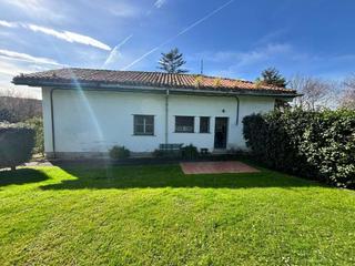 Maison à Sopelana. Casa individual con terreno