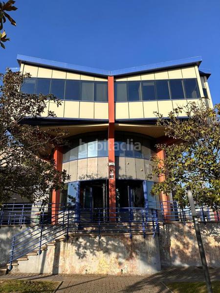 Foto 7b0c8343-33d3-4913-84e3-68ffdac5f0cd. Nave industrial pabellon con licencia de hotel en Loiu