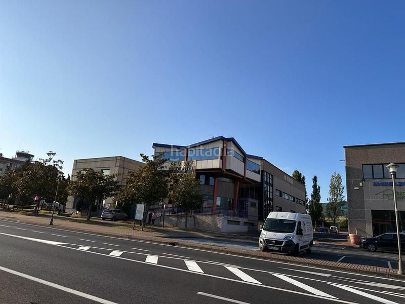 Foto 7f8852cf-b9d9-4fe3-8a73-434d7557e257. Nave industrial pabellon con licencia de hotel en Loiu