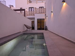 Casa aparellada a Santanyí Poble. Casa de pueblo con garaje y casa de invitados en el casco antigu
