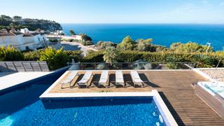 Chalet in Badia Blava-Badia Gran-Tolleric. Espectacular casa de lujo con vistas al mar