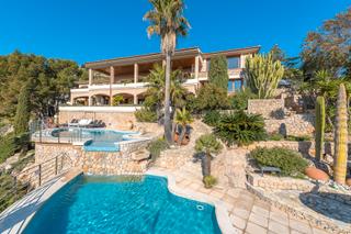 Chalet à Port de Pollença. Imponente villa de lujo con vistas panorámicas al puerto de poll