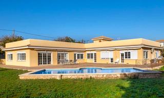 Xalet a Santa Ponça. Villa única en el centro de santa ponsa con infinitas posibilida