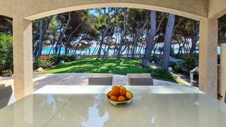 Chalet in Port d´Alcúdia-Platja dÁlcúdia. Una joya en primera línea del mar, con acceso directo a la playa