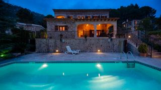 Chalet à Valldemosa. Chalet de piedra mallorquina con vistas espectaculares y a poca