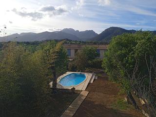 Casa aparellada a Campanet. Casa de pueblo con piscina en campanet