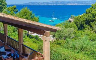 Chalet in Cala Blava-Bellavista. Casa señorial en cala blava con licencia etv