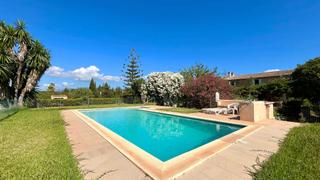 Country house in Es Garrovers. Espectacular finca con jardín y piscina en marratxí