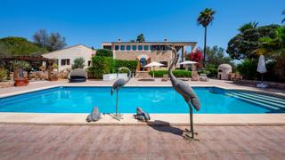 Country house in Ses Salines Poble. Impresionante finca en ses salines