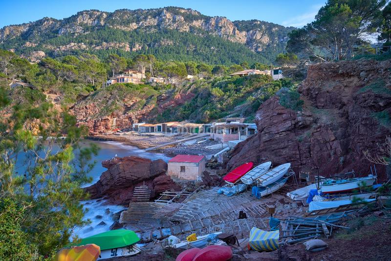 Foto 396355d3-19f9-4c46-b66b-32c8ad1b5252. Casa aparellada a Banyalbufar