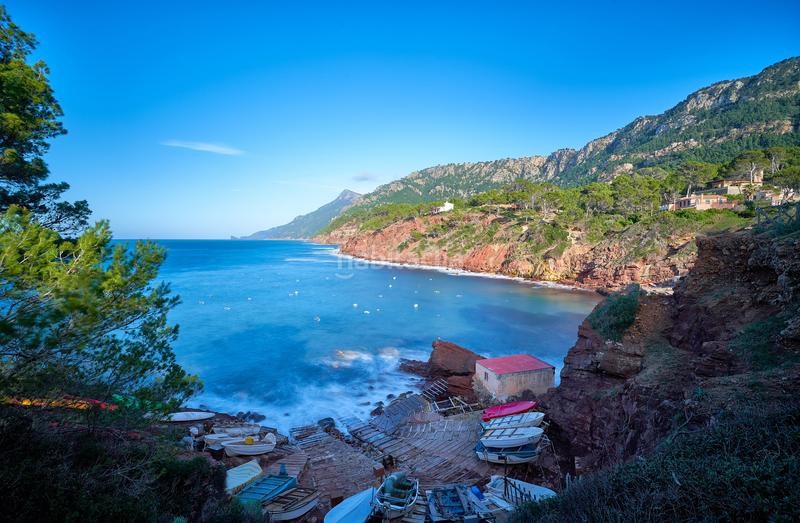 Foto edb3013d-7108-4f63-92a7-afd57a3e8281. Casa aparellada a Banyalbufar