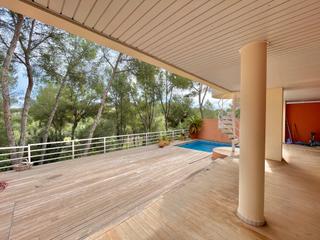 Ground floor in Cas Català-Illetes. Espacioso dúplex con piscina privada en bendinat