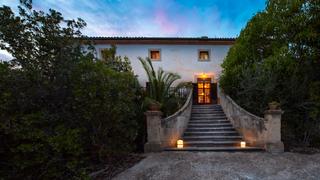 Country house in Son Anglada. Histórica casa señorial mallorquina de 1887  un escondite especi