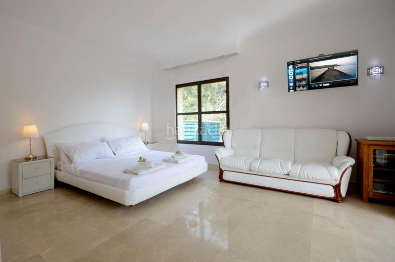 Foto 0f2784d2-d43b-43ee-8508-2ebd6c38f7d7. Affitto chalet con piscina in Portals Nous Calvià