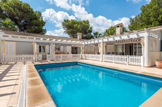 Miete Chalet in Muro. Casa adosada con jardín a 50 metros de la playa de muro