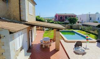 Chalet in Son Ferrer. Encantador chalet con jardín y piscina en son ferrer