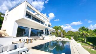 Rent Chalet in Portals Nous