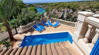 Chalet in Cala Pi-Vallgornera. Exclusiva villa con licencia vacacional etv activa en primera lí