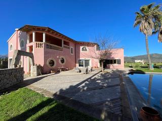Country house in Zona Periurbana. Excelente oportunidad de inversión de finca rural en inca con gr