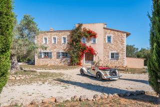 Masia a Algaida. Encantadora finca de piedra en estilo rural cerca de algaida