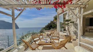 Apartament a Port D´Andratx. Estiloso apartamento bohochic con vistas al mar y total privacid