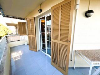 Apartment in Ciudad Jardín. Piso amplio en venta junto a la playa de ciudad jardín