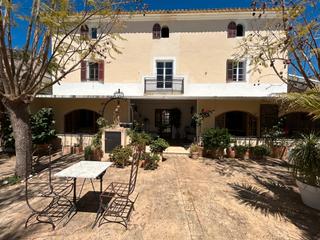 Chalet in Son Sardina. Enorme casa tradicional con encanto en las afueras de palma