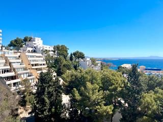 Apartament a Cas Català-Illetes. Apartamento espacioso de 2 dormitorios y 2 baños, recientemente