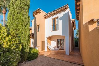 Chalet en Santa Ponça. Hermosa villa directamente en el campo de golf situado en una zo