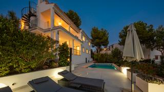 Lloguer Xalet a Peguera. Elegante villa en paguera con vistas al mar