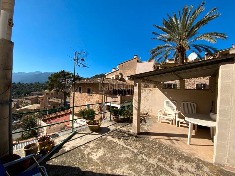 Foto b6031bcf-d828-4ded-b8bc-14c62ec85767. Casa aparellada a Fornalutx